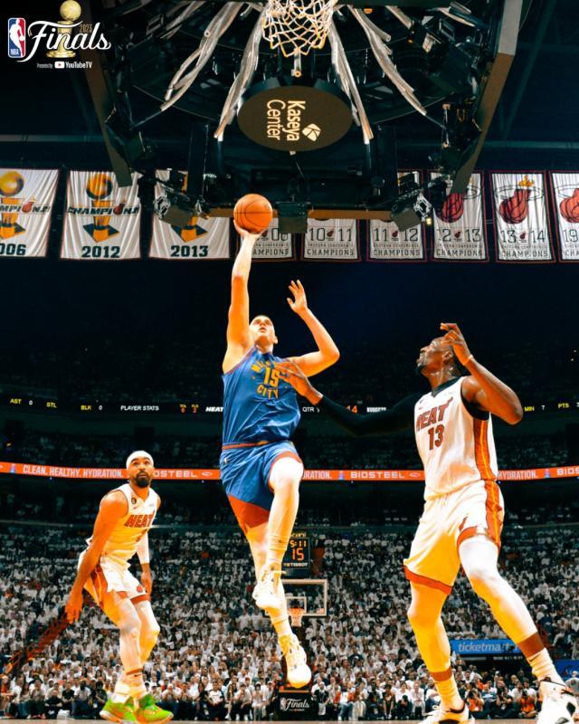 开云体育官网-总决赛首个30+20+10！约基奇无敌一战制霸迈阿密