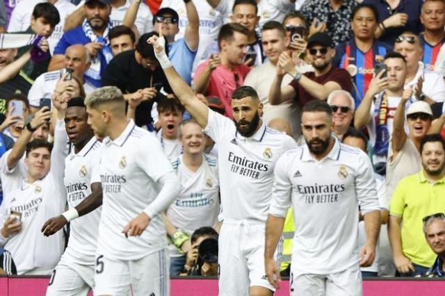 皇马送巴萨雪上加霜，皇马太成熟，巴萨太青涩