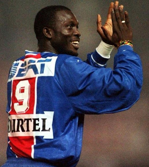 开云体育下载-法甲传奇乔治·维阿，AC米兰名宿老照片曝光|世界杯_新浪体育_新浪新闻