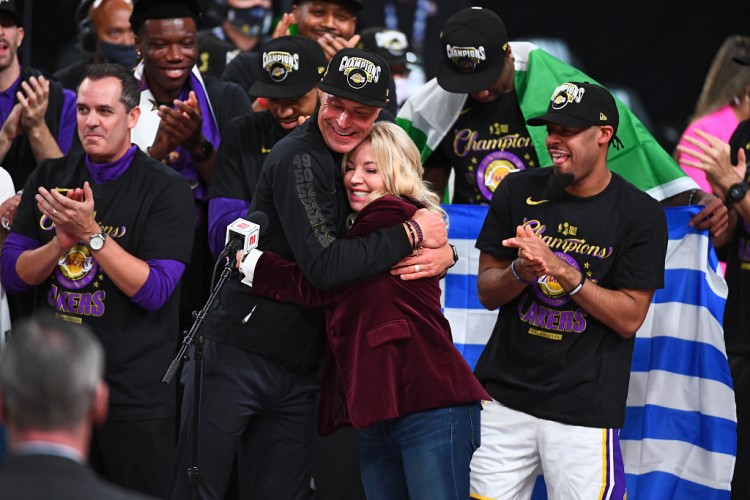 开云体育网址-里奇·保罗：我们一直受到很好的对待 珍妮和詹眉一起赢得了冠军